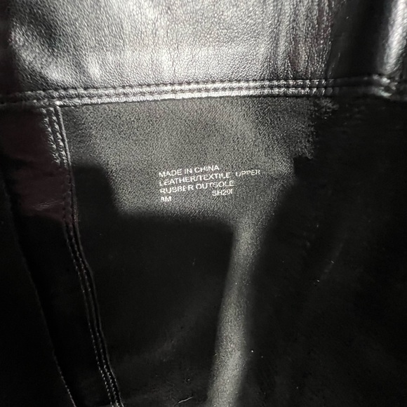 MK Boots over the knee. Leather and texture. Cute design with silver hardware 8 - Picture 10 of 10